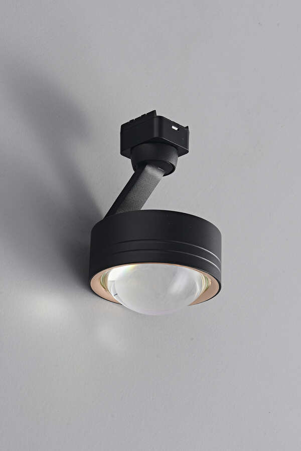 YOCASTA - IluminaPlusuy